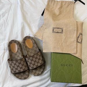 GG Canvas Slide Sandal